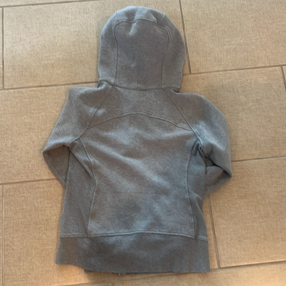 Lululemon Scuba hoodie - Picture 5 of 9